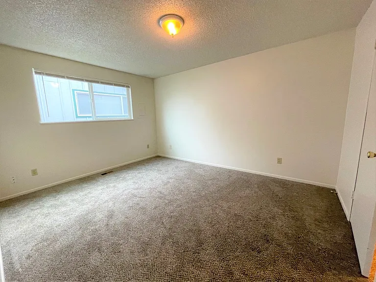 1330 S Ivy St — Photo 6