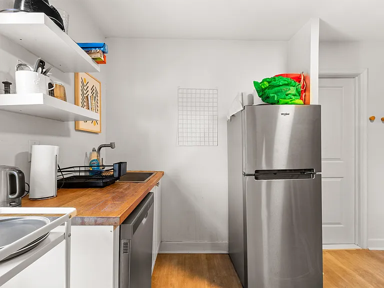 49 Jewett Ave #4 — Photo 7
