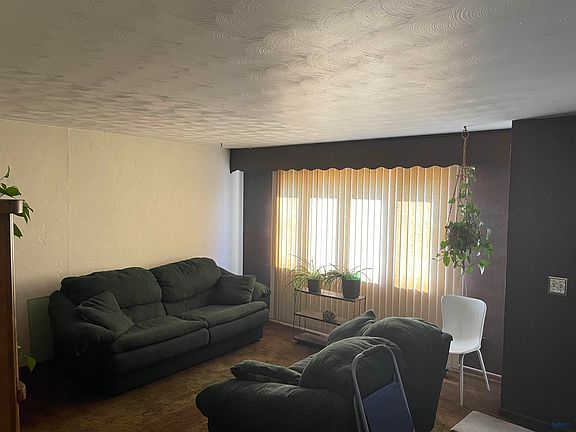 2nd image of 616 Oakland St