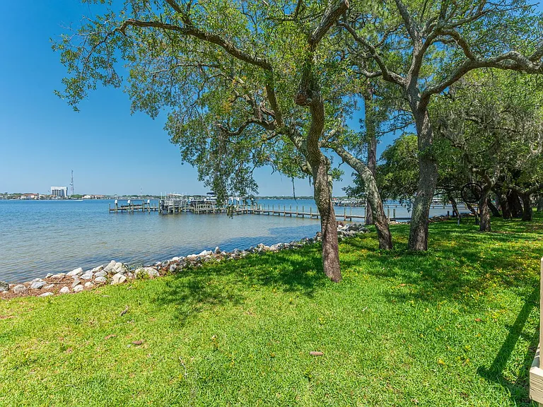 269 Shalimar Dr — Photo 42