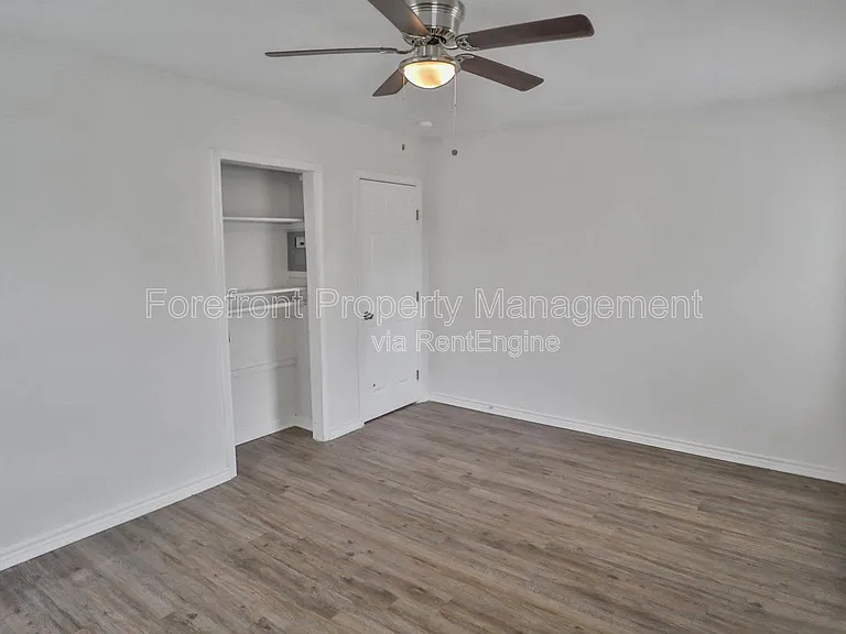 2426 Cincinnati Ave — Photo 4