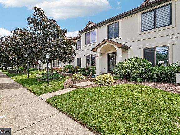 3rd image of 49 Queen Guinevere Way