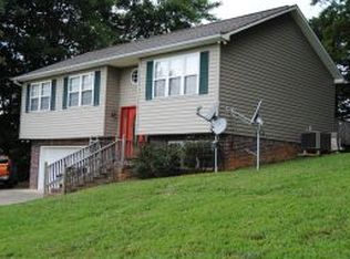 523 Sharps Hollow Rd, Bluff City, TN 37618