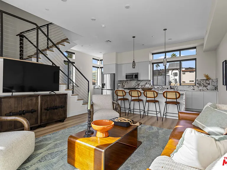 1318 N Vista St — Photo 8