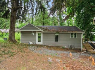 24742 100th Ave, Maple Ridge, BC V2W 1J8