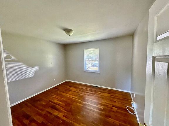 5th image of 6005 Shillington Ln