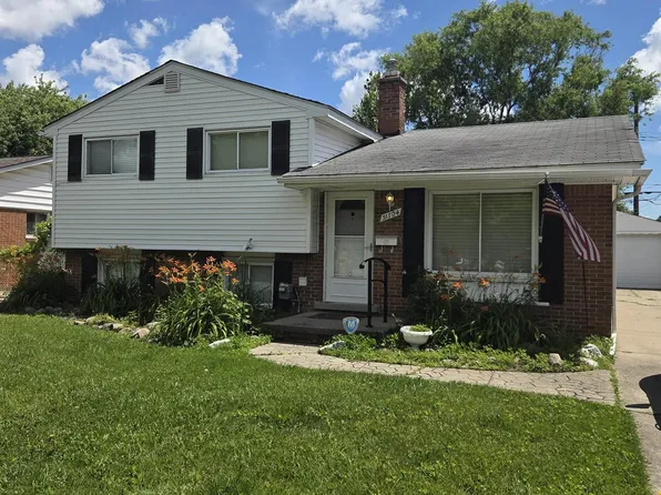 31704 Saint Margaret St, Saint Clair Shores, MI 48082