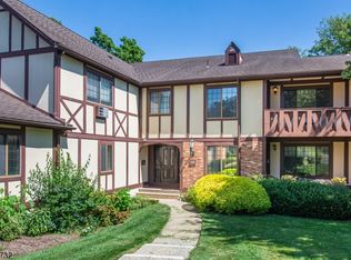 10 Sentinel Ct, Chatham, NJ 07928