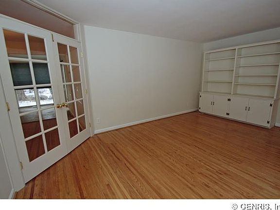 4th image of 38 Little Brook Dr