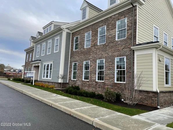 11 Cambridge Way, Latham, NY 12110