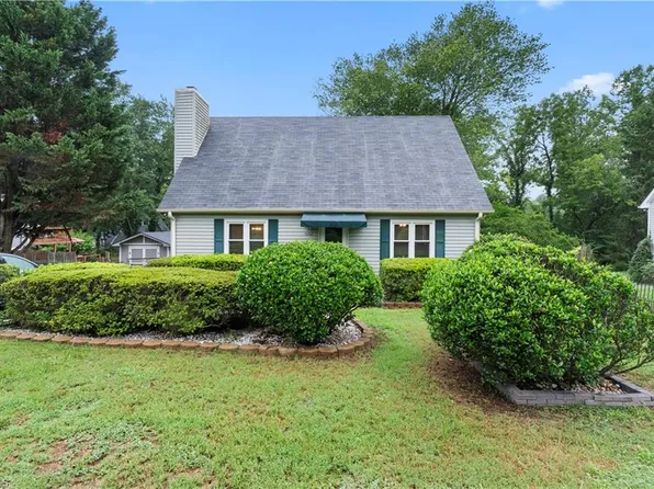 5092 Hutchins St, Winston Salem, NC 27106