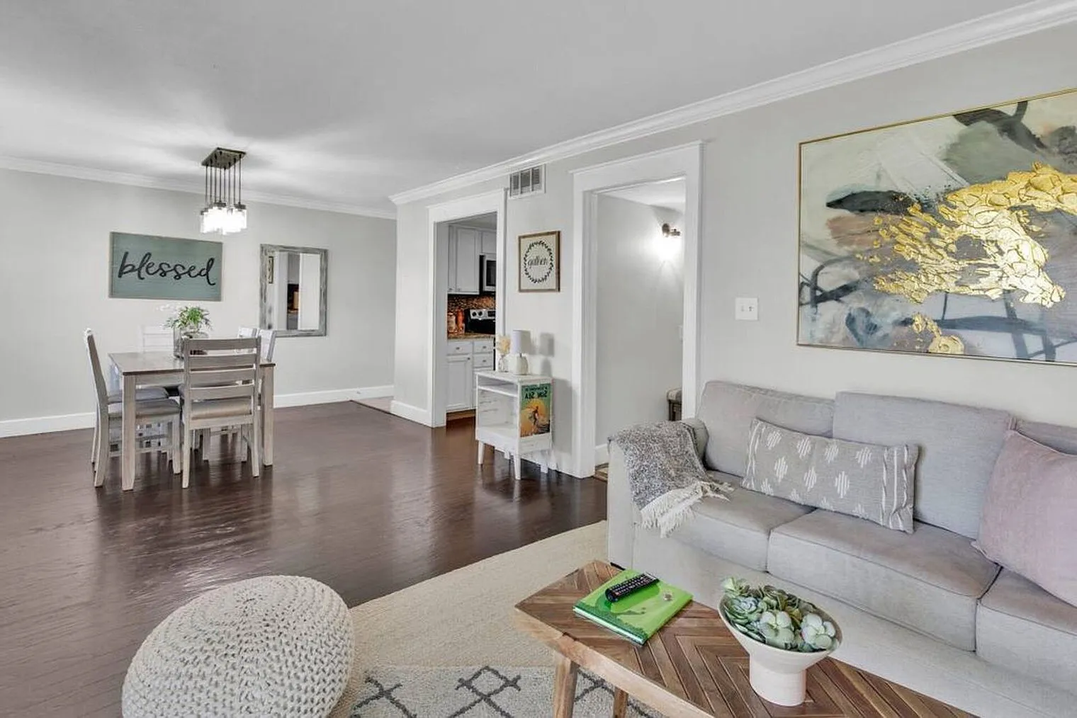 2 bed, 1.0 bath, 7319 sqft, $1,717 — Photo 3