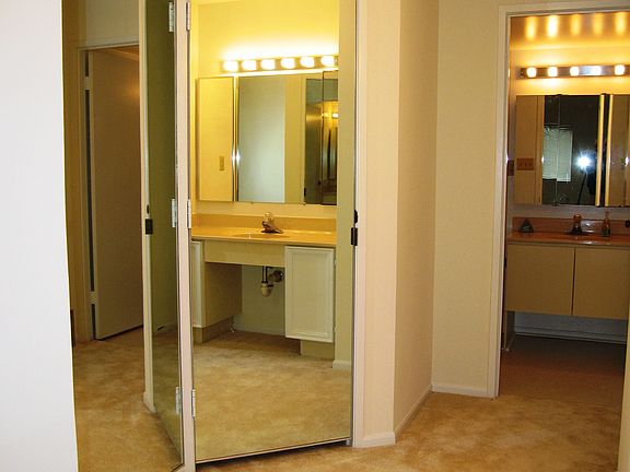 Dressing Area View 2