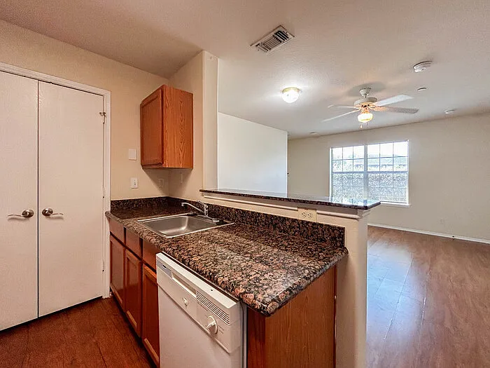 1126 Avenue A #201 — Photo 9