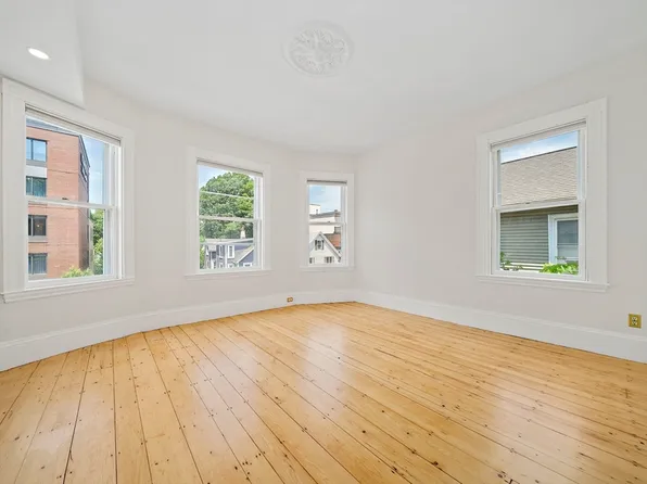 98 Boylston St APT 3, Brookline, MA 02445