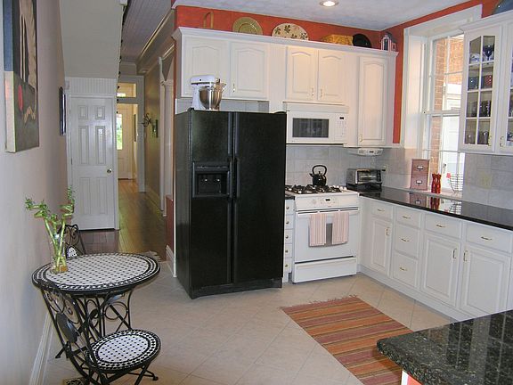 5th image of 7 N Harvie St