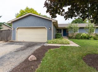 1233 Magnolia Ave, Gurnee, IL 60031