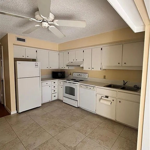 296 4th Ave S #296 — Photo 5