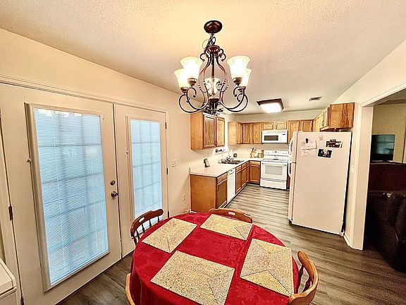 4th image of 168 Hillcrest Dr