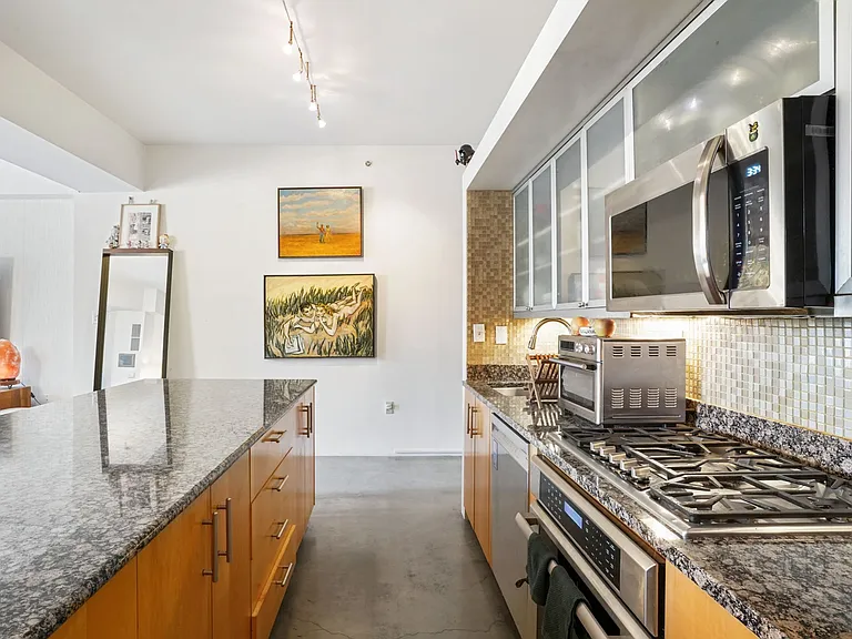 1313 Washington St #215 — Photo 13