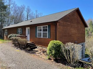 5 Hallaran Dr, Marshall, NC 28753