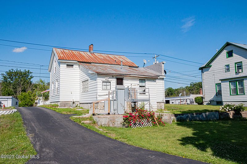 5th image of 50 E Main Street