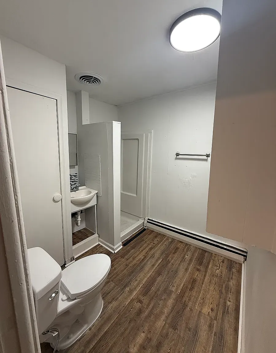 10204 Willis Rd — Photo 4
