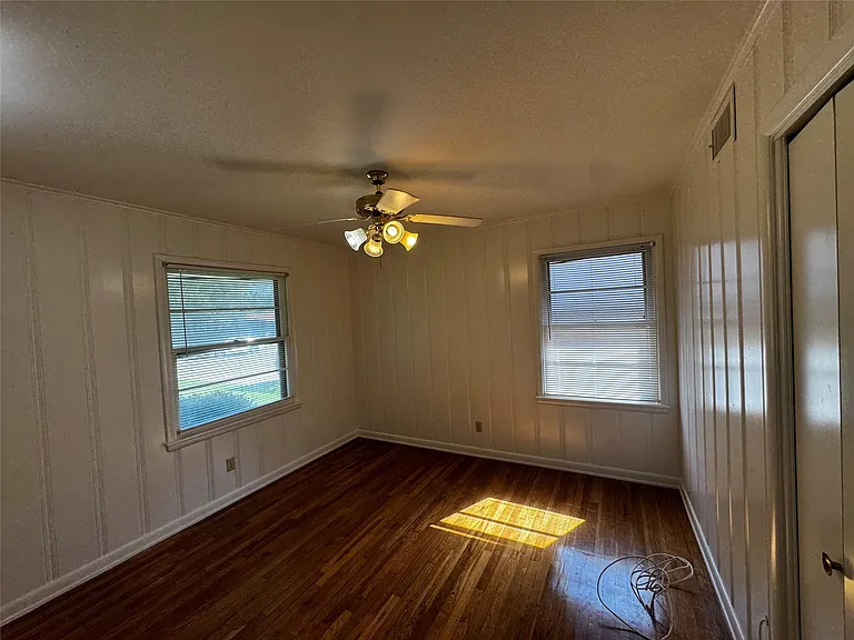 2928 College Cir — Photo 3