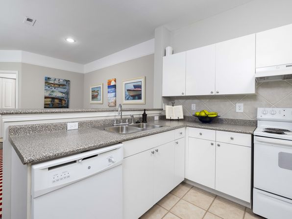 325 Midland Pkwy APT 1102