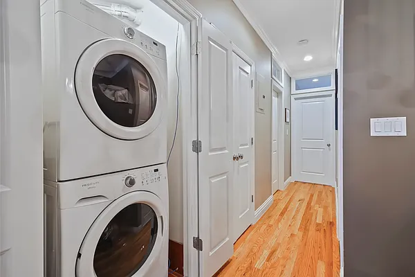 Sold by Avenue Sotheby's International Realty | media 9
