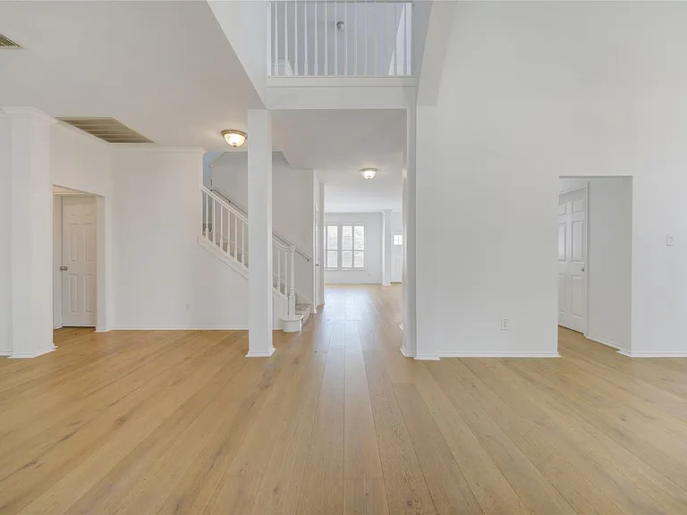 4426 Desert Cliff Ct — Photo 3