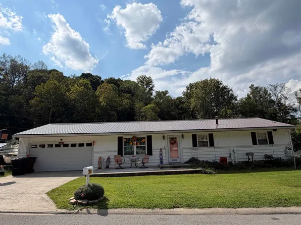 2022 Woodland Dr, Ironton, OH 45638
