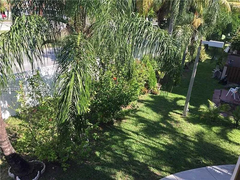 Treasure Of Kendall Condo — Photo 2