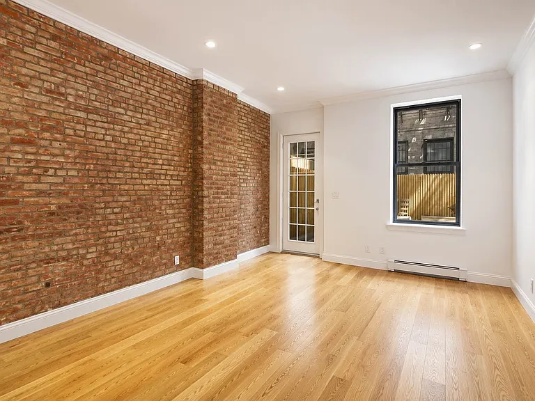 262 Elizabeth St #A — Photo 2