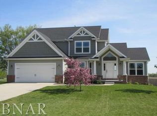 311 Marsh Hawk Dr, Le Roy, IL 61752