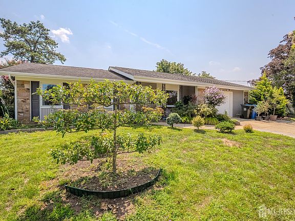 4th image of 4 Hunterdon Ave