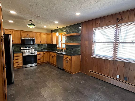 3rd image of 1014 Briggs Ave