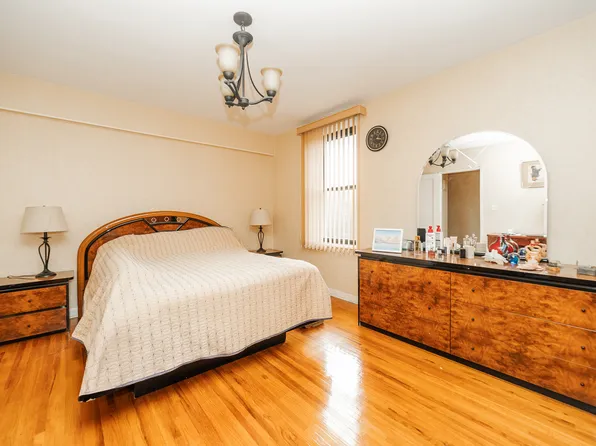 2271 Knapp Street image 19 of 24