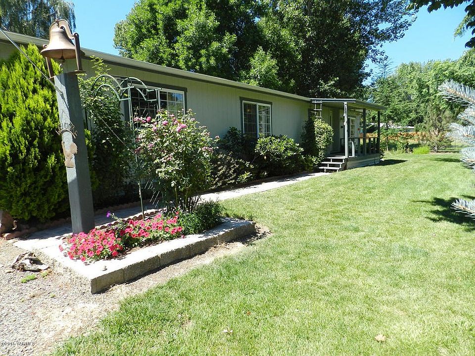 420 Collins Rd, Selah