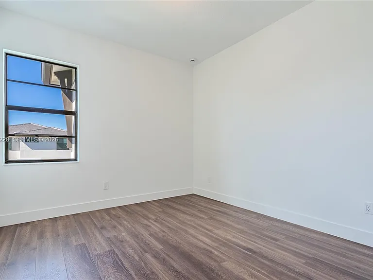 1427 SW 23rd St — Photo 40