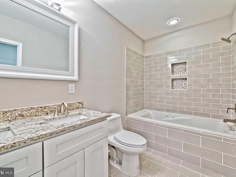 226 S Washington St — Photo 17