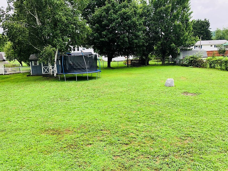 2nd image of 22 Cady Dr