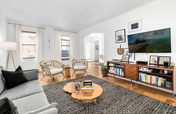 2nd image of 135 Hawthorne St APT 5A