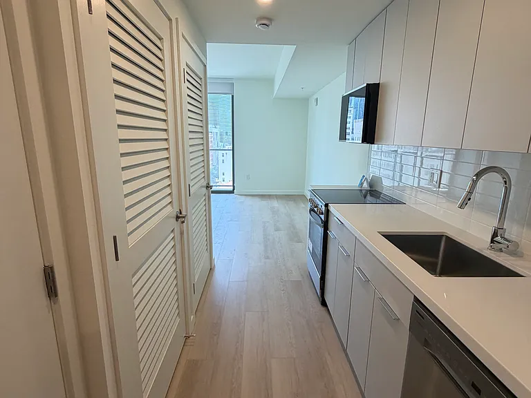 16 W Flagler St #S1 — Photo 8