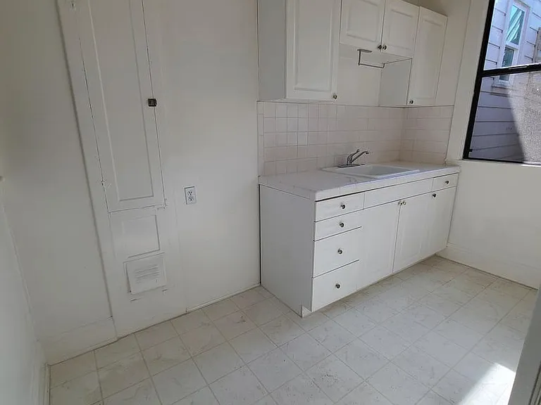1611 Clay Street 1565 Larkin St — Photo 6
