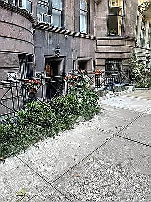 1st image of 33 W 69th St APT 4