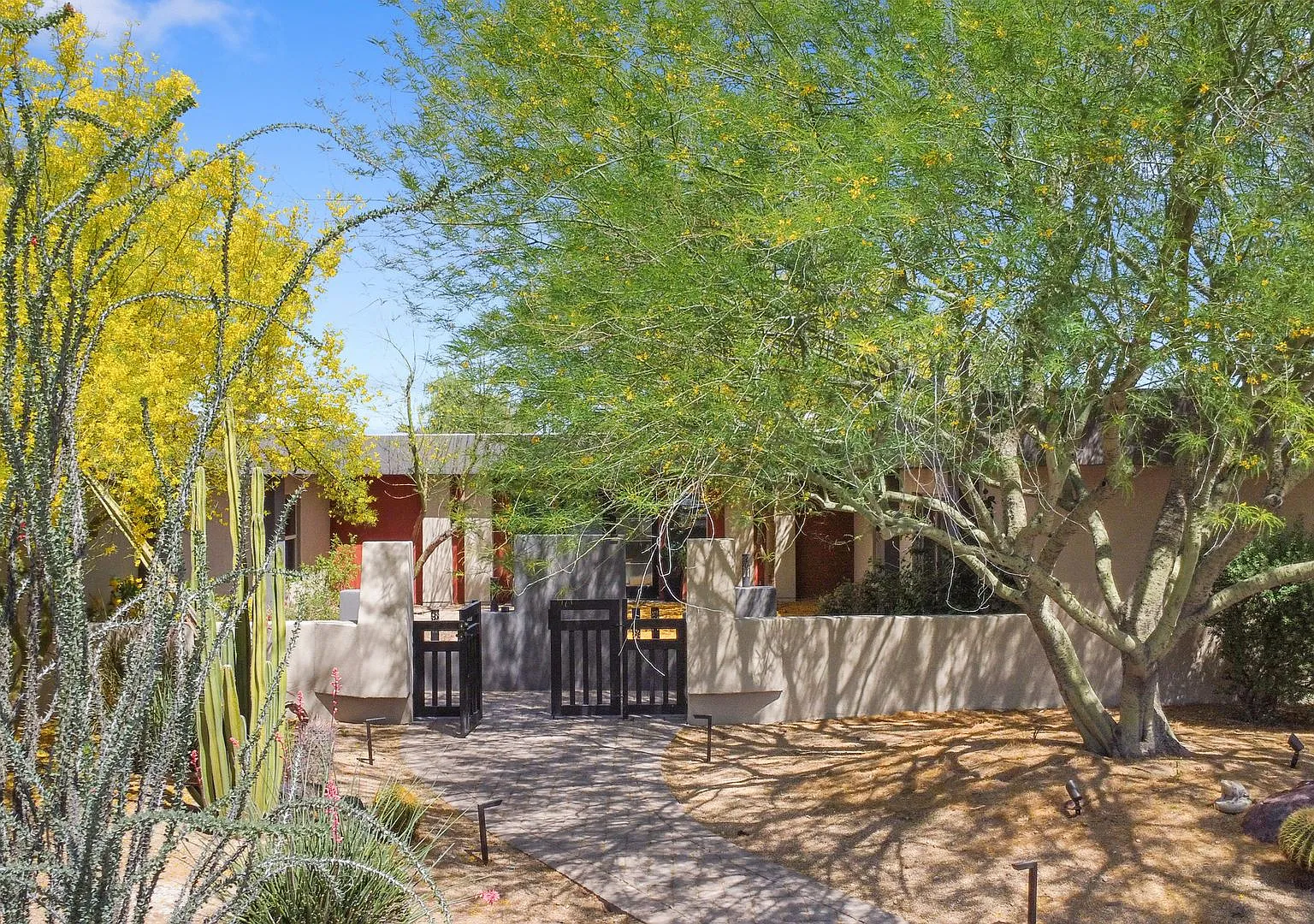 Amazing Scottsdale Luxury home! 5 bedrooms 4 baths! — Photo 2