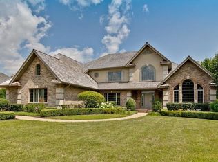 2071 Trenton Rd, Libertyville, IL 60048