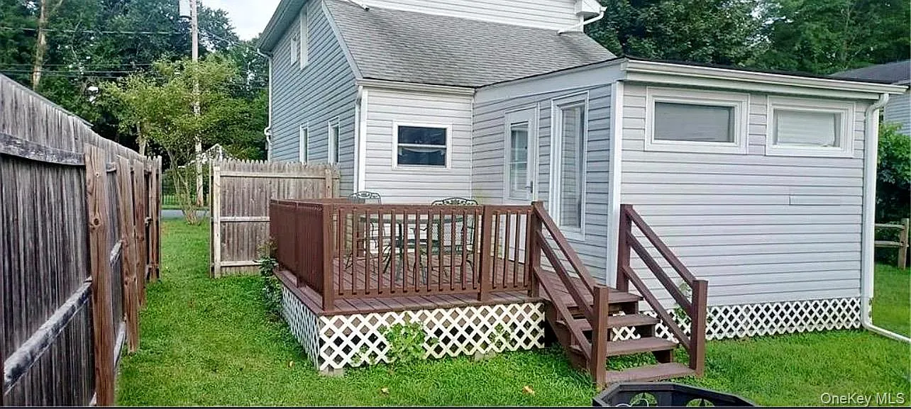 3 bed, 1.5 bath, 1524 sqft, $3,200 — Photo 4