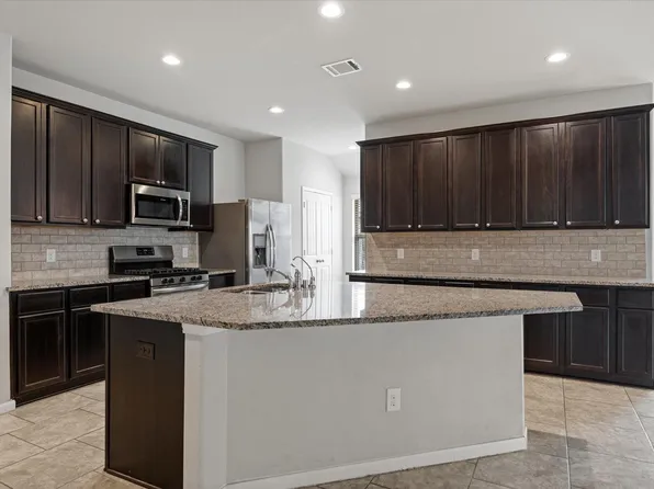 3010 Specklebelly Dr, Baytown, TX 77521
